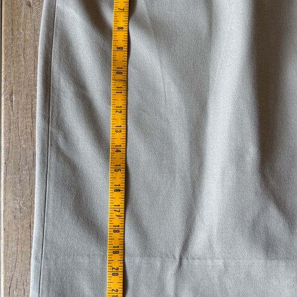 NWT Banana Republic Sloan Pencil Skirt in Khaki, Size 8 - Picture 8 of 8